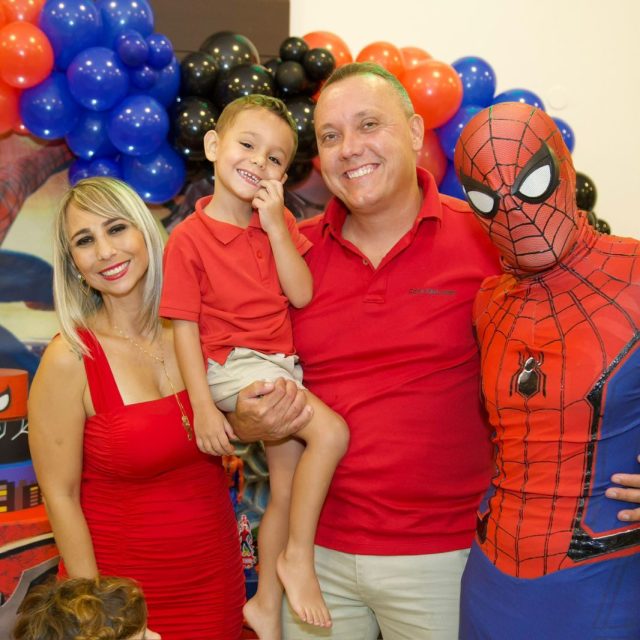 No dia 24/01/26, o Gabriel celebrou seus 4 anos em uma festa Homem Aranha cheia de ação, teias e super energia aqui no Joy Kids Ataliba Leonel! 🕷️🦸‍♂️

Com a decoração incrível da Dec e Cia, cada detalhe virou um cenário perfeito de aventura, onde o Gabriel brilhou como o verdadeiro herói da família. Cintia e Renato (@Cicaere), foi uma honra receber vocês para criar essas memórias cheias de coragem e alegria que vão durar para sempre.

O sorriso do Gabriel conquistou todo mundo, mostrando como esses momentos de diversão em família são poderosos e inesquecíveis.

Que venham muitas outras aventuras heroicas para ele! Sigam @Cicaere para mais destaques dessa festa. 💥💜