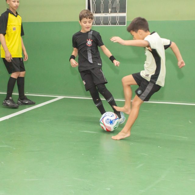 🎉✨ Que festa incrível celebrar os 8 anos do nosso querido Lorenzo no Joy Kids Buffet Ataliba Leonel! Parabéns, Lorenzo! Que seu dia seja repleto de alegria, aventuras e muitos sorrisos que iluminem seu caminho. Cada detalhe foi pensado com amor para tornar essa comemoração inesquecível. A mesa decorada pela @familiaklassea.decoracoes ficou simplesmente perfeita, trazendo magia e encanto para todos os momentos. Agradecemos de coração à Manu (@manumeirelesmmm) por confiar em nosso espaço para criar essas memórias tão especiais que ficarão eternizadas no coração da família. 📸 @_youclick #FestaJoyKids #Lorenzo8Anos #AtalibaLeonel #MomentosFelizes #Gratidão