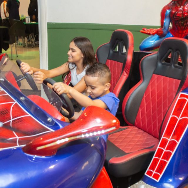 🎉✨ Segunda parte das fotos da festa dupla mais especial da Letícia (11 anos) e Henry (6 anos) no Joy Kids Ataliba Leonel! ✨⚽ Mais momentos de pura alegria, risadas e conexão familiar que fizeram dessa celebração algo inesquecível para todos. Cada clique captura a felicidade que transbordou nesse dia tão único! Agradecimento especial novamente à Bruna e ao Igor, e aos parceiros que fizeram tudo brilhar: 📸 @_youclick (Fotografia e Totem) ✨ @decoradoramarcia (Decoração) Sigam @bruaaprile e @igorsilvalh para mais lembranças dessa festa incrível! #FestaJoyKids #LeticiaeHenry #Parte2 #AtalibaLeonel #MomentosInesquecíveis #Gratidão