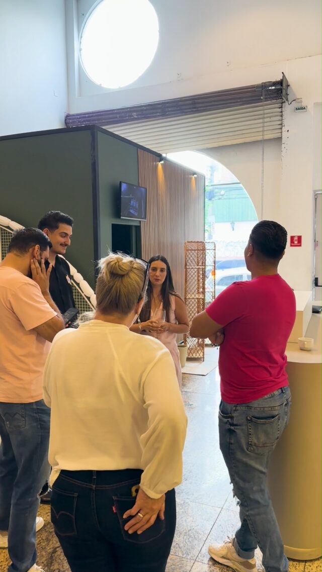 Sempre buscando o melhor para as famílias que confiam em nós: uma consultoria especial na Rede Joy Kids Buffet! 💜✨

Com o coração cheio de gratidão e compromisso, convidamos a Mariana Vazquez (@simplesassim) – uma verdadeira referência no mundo das festas – para nos guiar nessa evolução. Ela trouxe seu olhar apaixonado e especializado, alinhando cada processo com ainda mais carinho, padronizando nossas entregas e revelando estratégias que tocam a alma de cada celebração.

E o maior presente disso tudo? Para vocês, clientes incríveis: festas ainda mais perfeitas, organizadas e mágicas, com um atendimento que surpreende em cada detalhe. Imagina a tranquilidade de saber que cada momento do seu filho será inesquecível, executado com amor e excelência absoluta! 😊

Mari, obrigada por nos inspirar a sonhar ainda mais alto pelas famílias que amamos servir. Vocês merecem o melhor – sempre!

👉 Conheça essa profissional incrível: @simplesassim