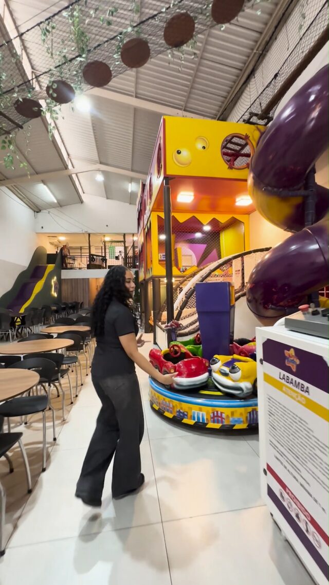 Sabe aquele lugar onde a diversão não tem fim e a segurança é nota 10? É aqui no Joy Kids Joaquina Ramalho! 🎡✨

Dá o play e vem fazer um tour rápido pela nossa unidade com a Carla! Preparamos um espaço completo para que o aniversário do seu filho seja exatamente como ele sonhou. Olha só quanta coisa temos por aqui:

✅ Aventura e Adrenalina: Nosso Jumping e o super Labamba (que diverte crianças e adultos!).
✅ Muita Diversão: Minicarrossel, um brinquedão incrível, Tombo Legal e aquele Tobogã de tirar o fôlego!
✅ Tecnologia & Esporte: Quadra de futebol exclusiva, simulador de corrida do Homem-Aranha e mesa de bilhar para os maiorzinhos.
✅ E claro, o nosso Elevador: O brinquedo favorito de quem ama uma dose extra de emoção!

No Joy Kids, nossa missão é realizar sonhos com total infraestrutura. Enquanto a criançada brinca à vontade, os pais relaxam e curtem a festa com a tranquilidade que merecem. 🎈🥰

📍 Estamos esperando por vocês na Joaquina Ramalho!

👉 Quer realizar a melhor festa do ano? Clique no link da nossa bio ou mande uma mensagem direta agora mesmo para consultar disponibilidade de datas e fazer um orçamento sem compromisso. As vagas são limitadas!

#JoyKidsJoaquinaRamalho #BuffetInfantilSP #FestaInfantilZonaNorte