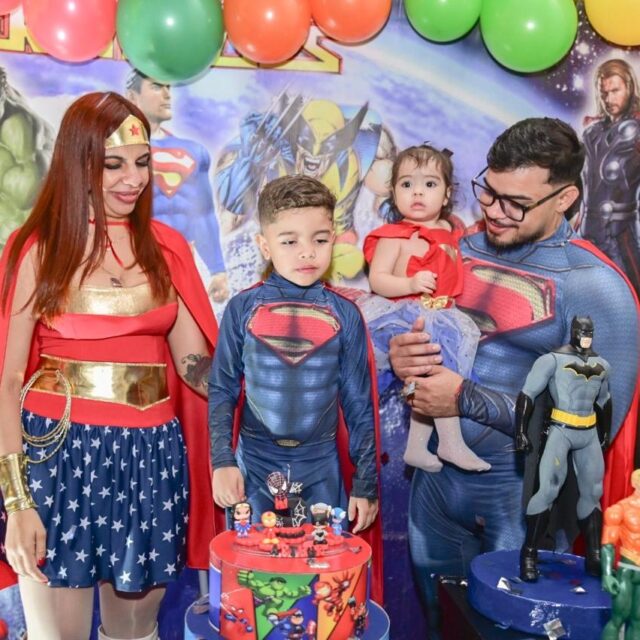 Na Parte 2 da festa de 05 anos do Arthur, a missão foi aproveitar cada centímetro do Kroko Kids Buffet! Nossa liga de pequenos heróis não parou um minuto: do circuito de arvorismo até os nossos games eletrônicos, a energia foi contagiante! 🎮🚀

Enquanto o Arthur e os amiguinhos salvavam o dia na área de brinquedos, a Deise e o Thales puderam curtir a festa com tranquilidade e conforto, sabendo que a diversão estava garantida e segura. 🛡️🐊💚

Confira no carrossel os momentos de pura energia e alegria da garotada! ➡️📸✨