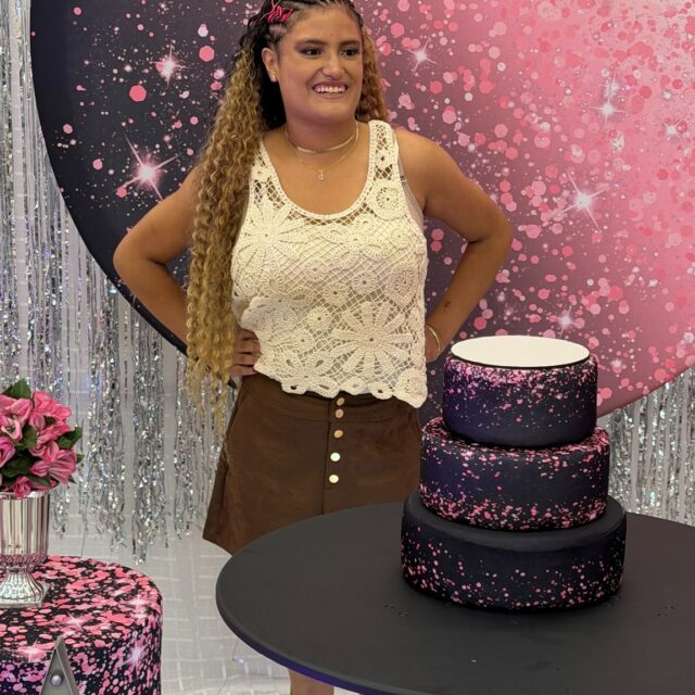 Quem disse que o Kroko Kids é só para os pequenos? ✨💖

No dia 08/04, a Sarah celebrou seus 20 anos com uma festa de parar o buffet! O tema escolhido foi Euphoria Rosa, e o resultado ficou simplesmente impecável, moderno e cheio de personalidade.

Adoramos transformar nosso espaço para refletir essa nova fase da Sarah. Foi uma noite de muita cor, brilho e momentos inesquecíveis entre amigos e família. Parabéns, Sarah! Que seu novo ciclo seja tão vibrante quanto a sua festa! 🌸🥂🐊

#Sarah20 #EuphoriaParty #KrokoKids #Festa20Anos #PinkVibes #BuffetSP #EuphoriaRosa
